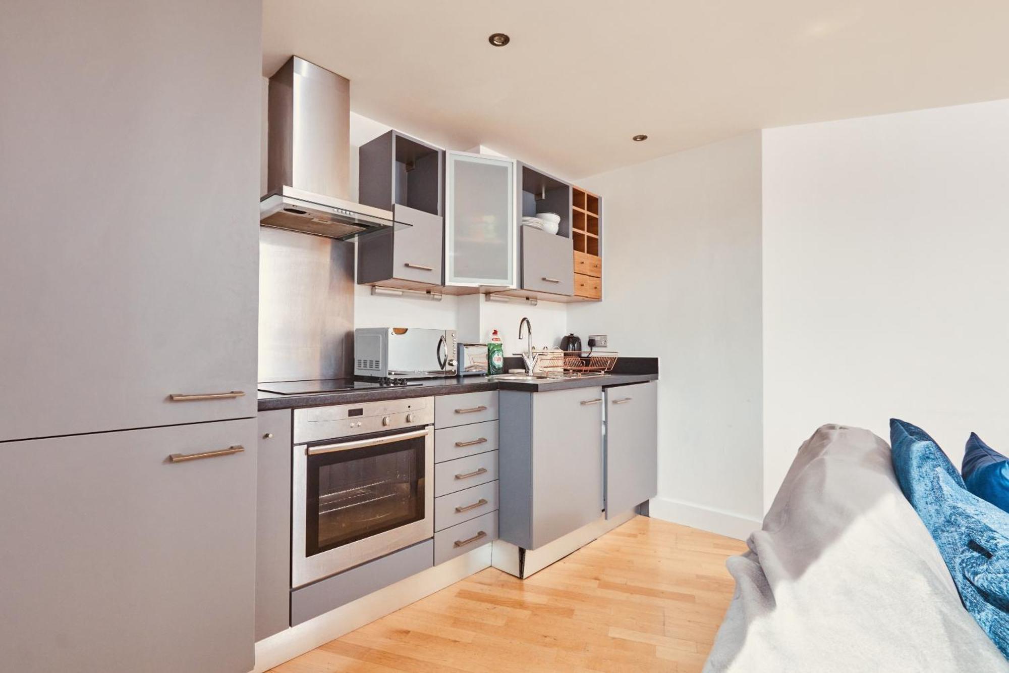 Modern Deluxe Dock Free Secure Parking Apartment Leeds (West Yorkshire)